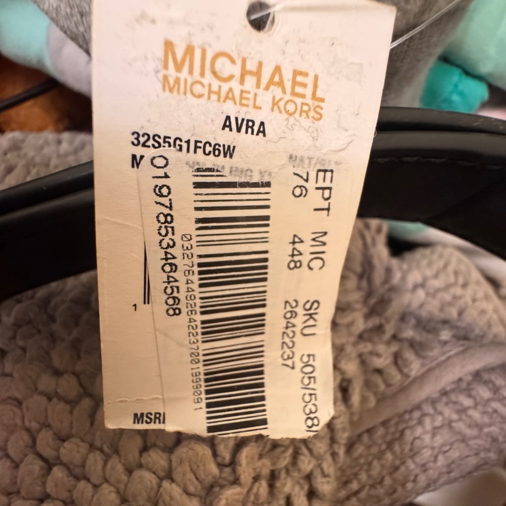 Michael Kors Avra Medium Convertible Sling Crossbody NWT $228 - Picture 6 of 12